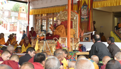 029 Dalai_Lama_Teaching_Disket_Monastery_Nubra