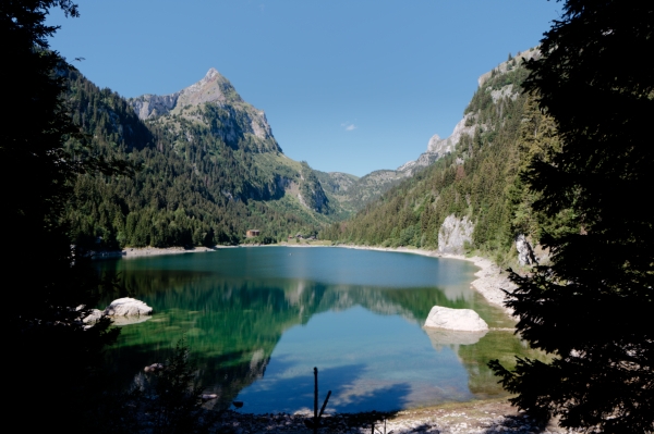 Lac de Taney avec la Pointe de Chambairy