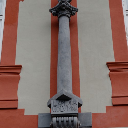 La colonne de pierre