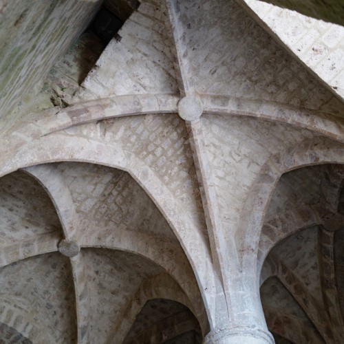 06_Quéribus - la salle du pilier.