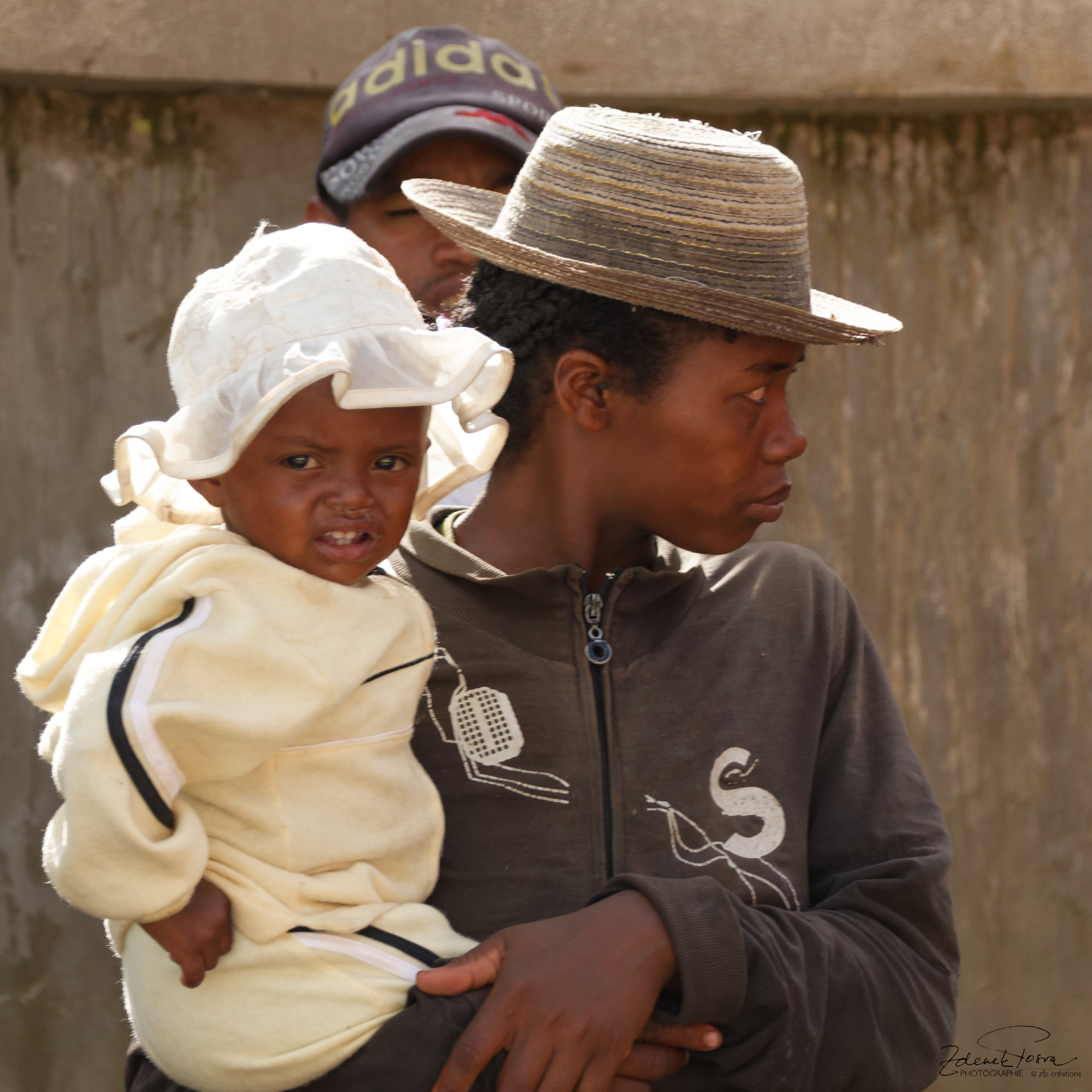Au bord d'une route à Madagascar