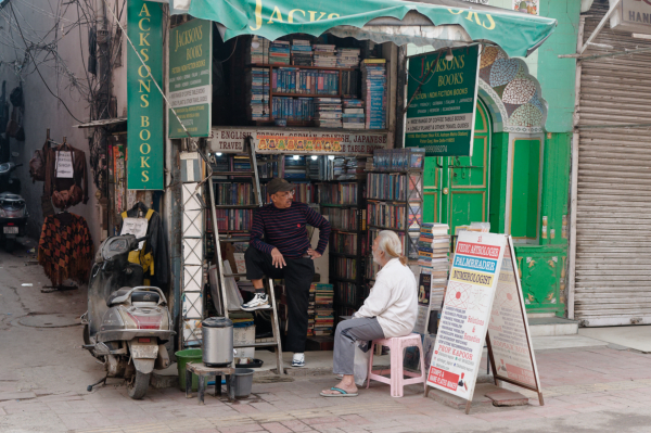 Un bouquiniste au centre du vieux Delhi