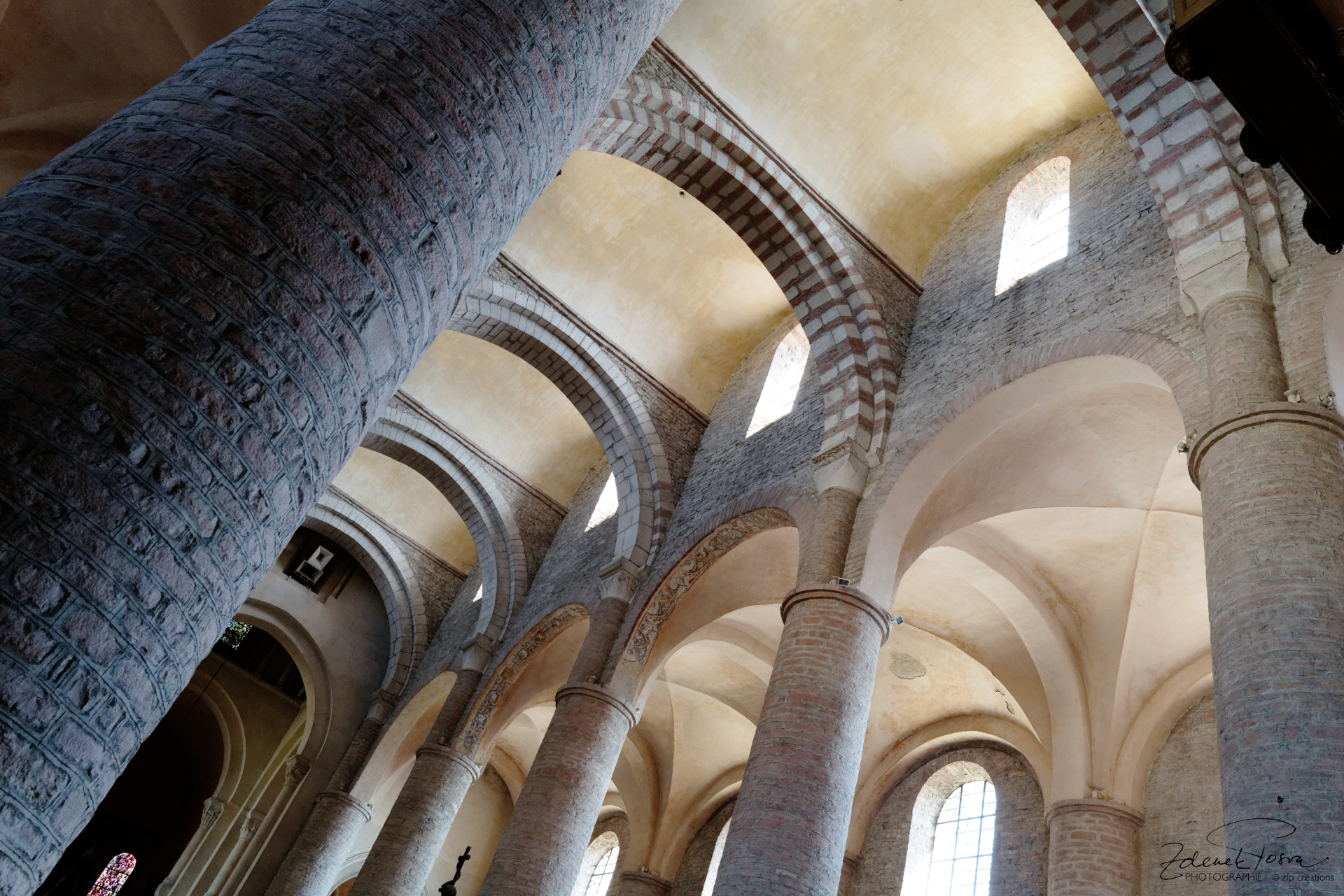 L'église de l'abbaye Saint-Philibert de Tournus, un ancien monastère bénédictin