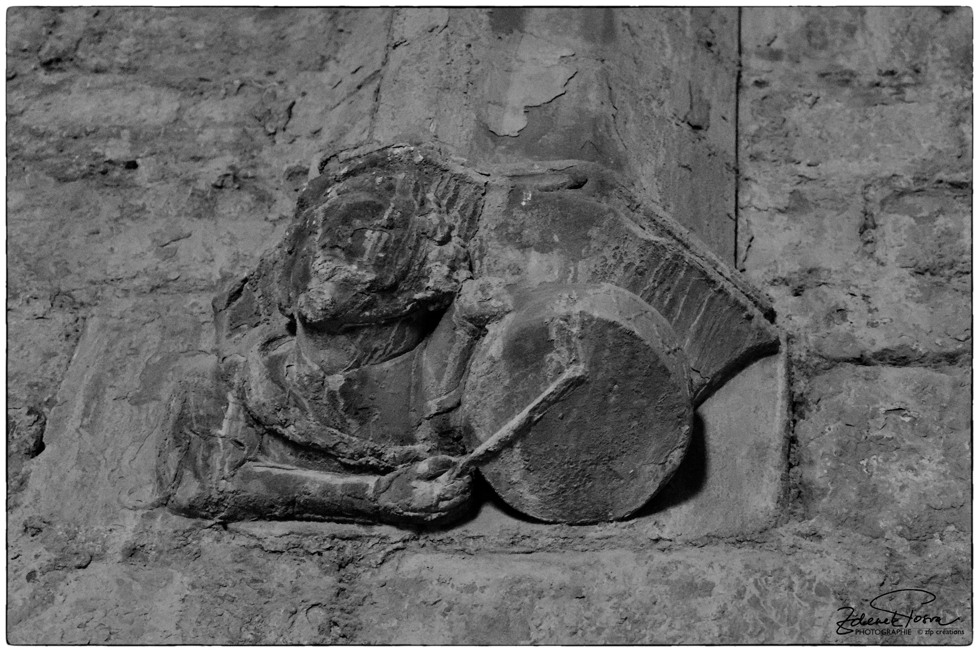 Le château de Puivert, la troisième salle, les musiciens