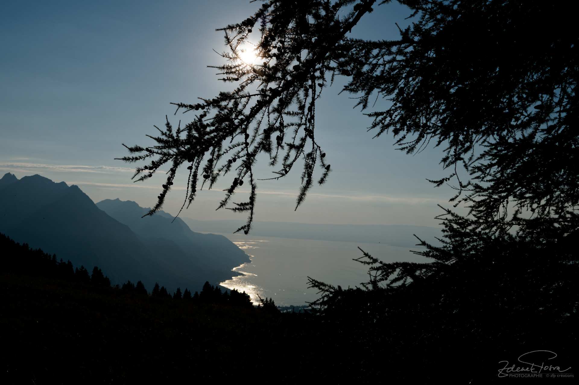 Le coucher du soleil sur le lac Léman
