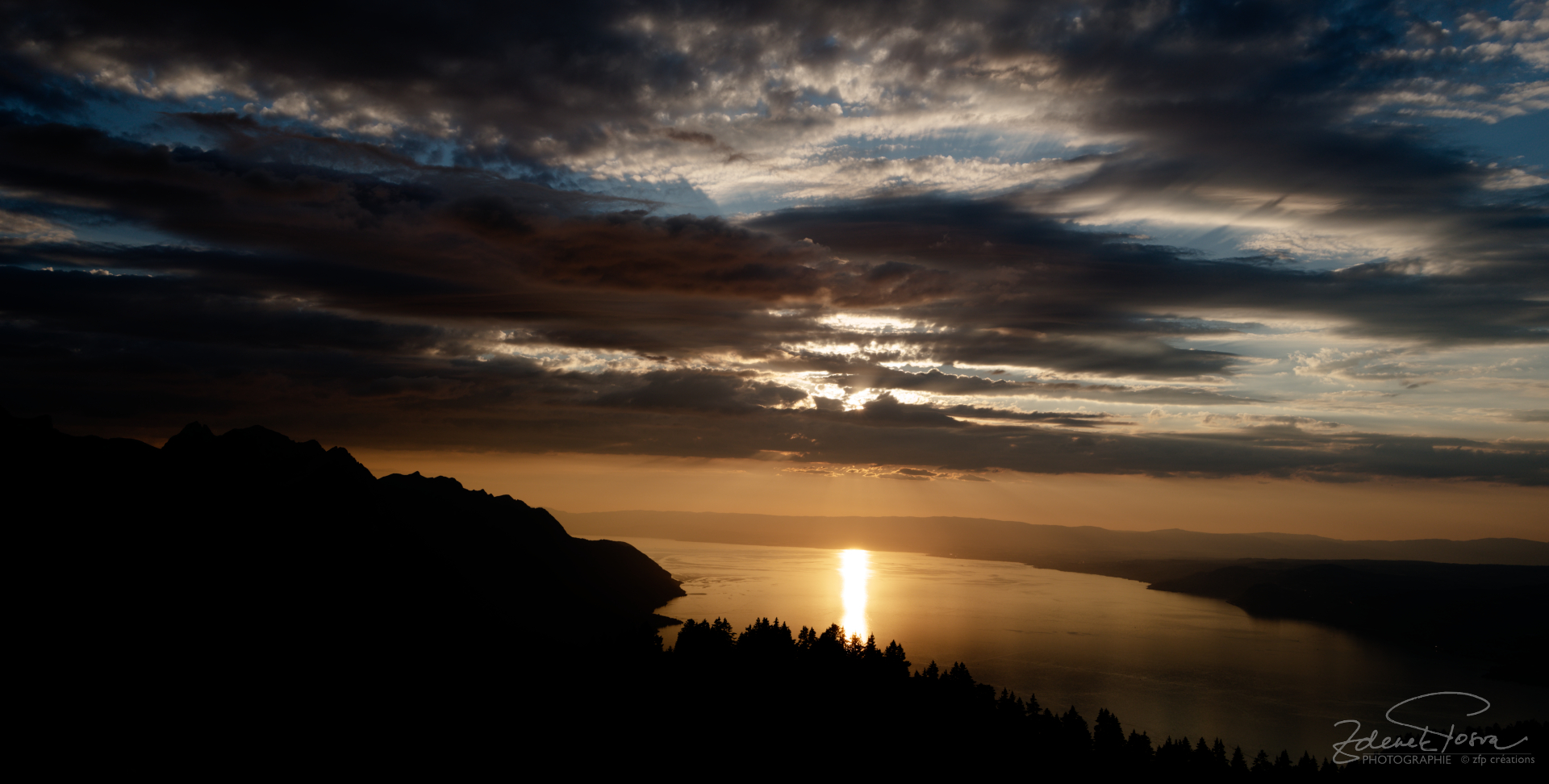 Le coucher du soleil sur le lac Léman