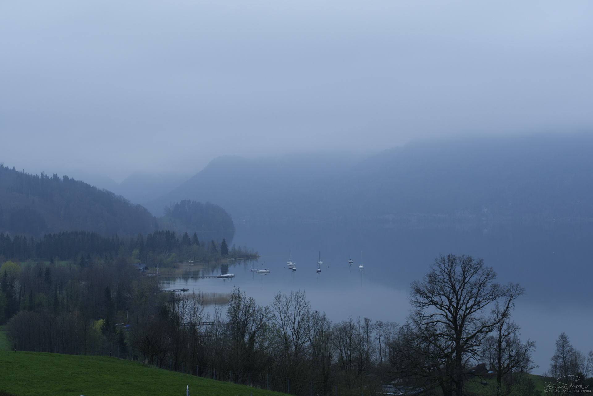La brume se pose sur le lac ...