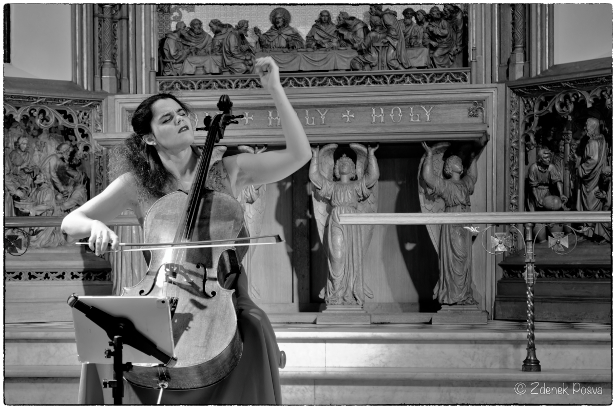 Estelle Revaz -Solo de violoncelle