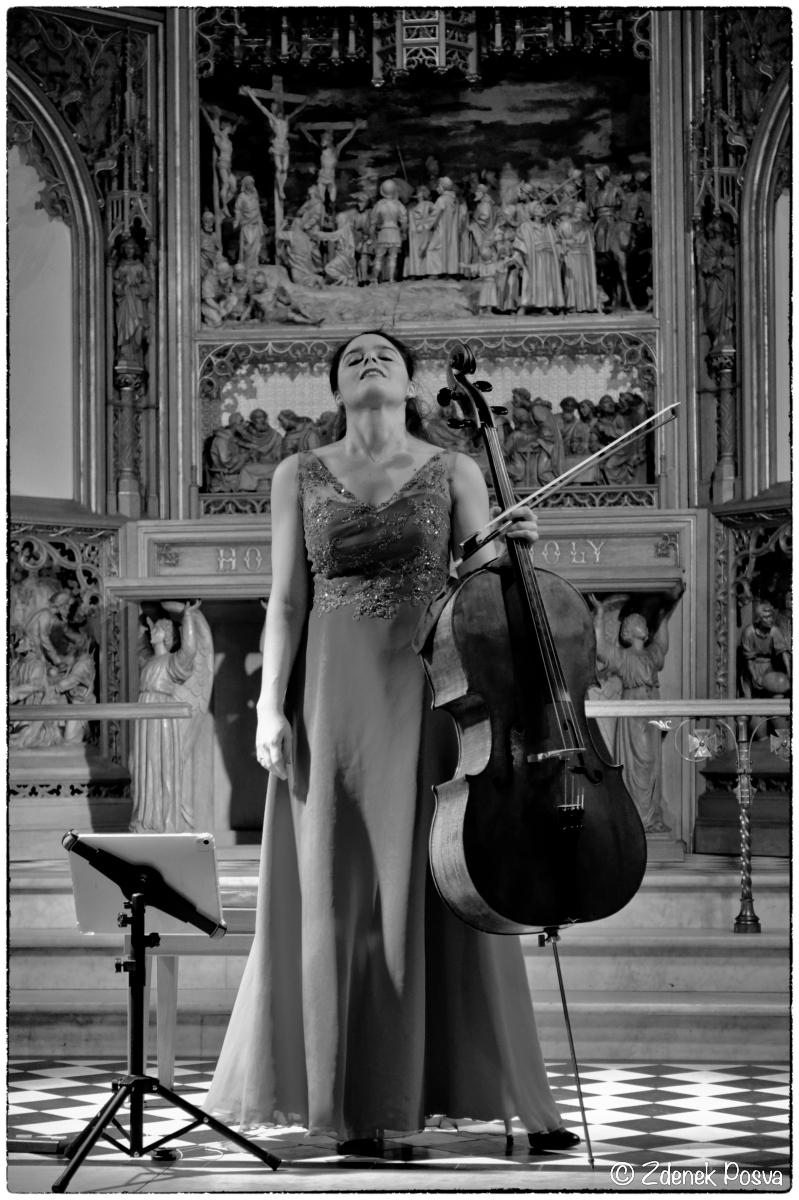Estelle Revaz -Solo de violoncelle
