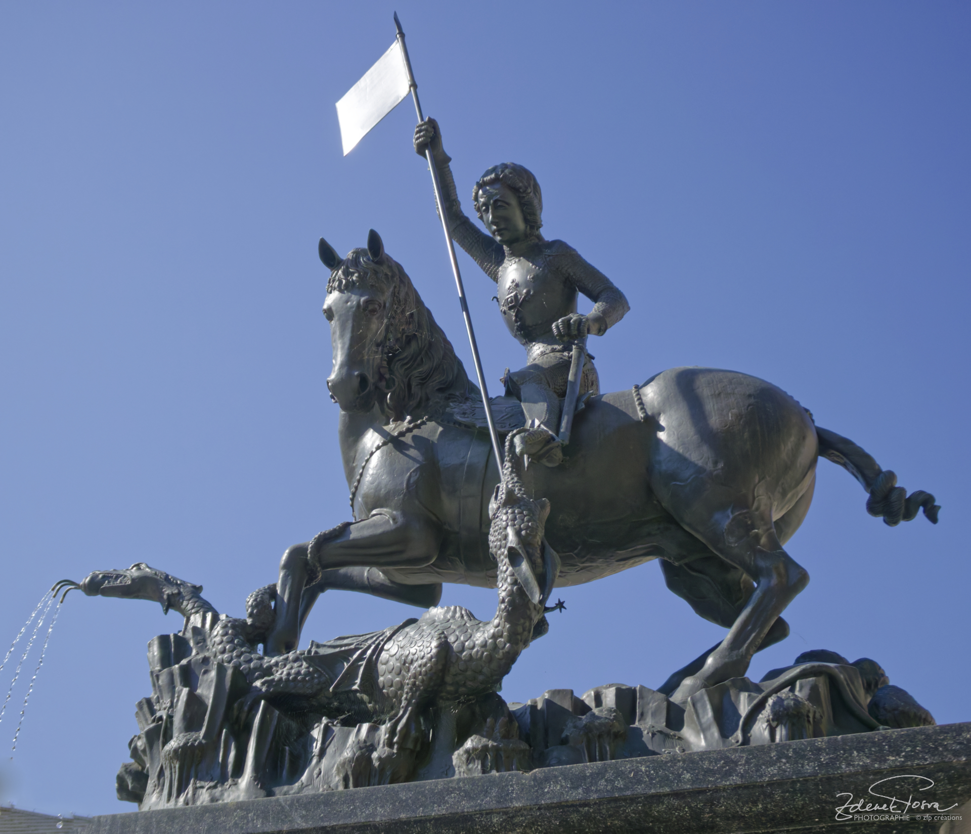 Saint George terasse le dragon