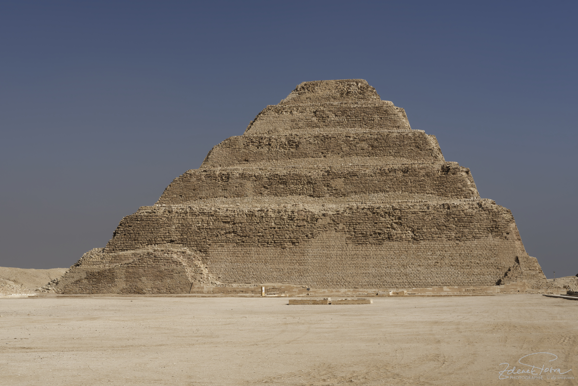 La pyramide à degrés de Djéser à Saqquarah