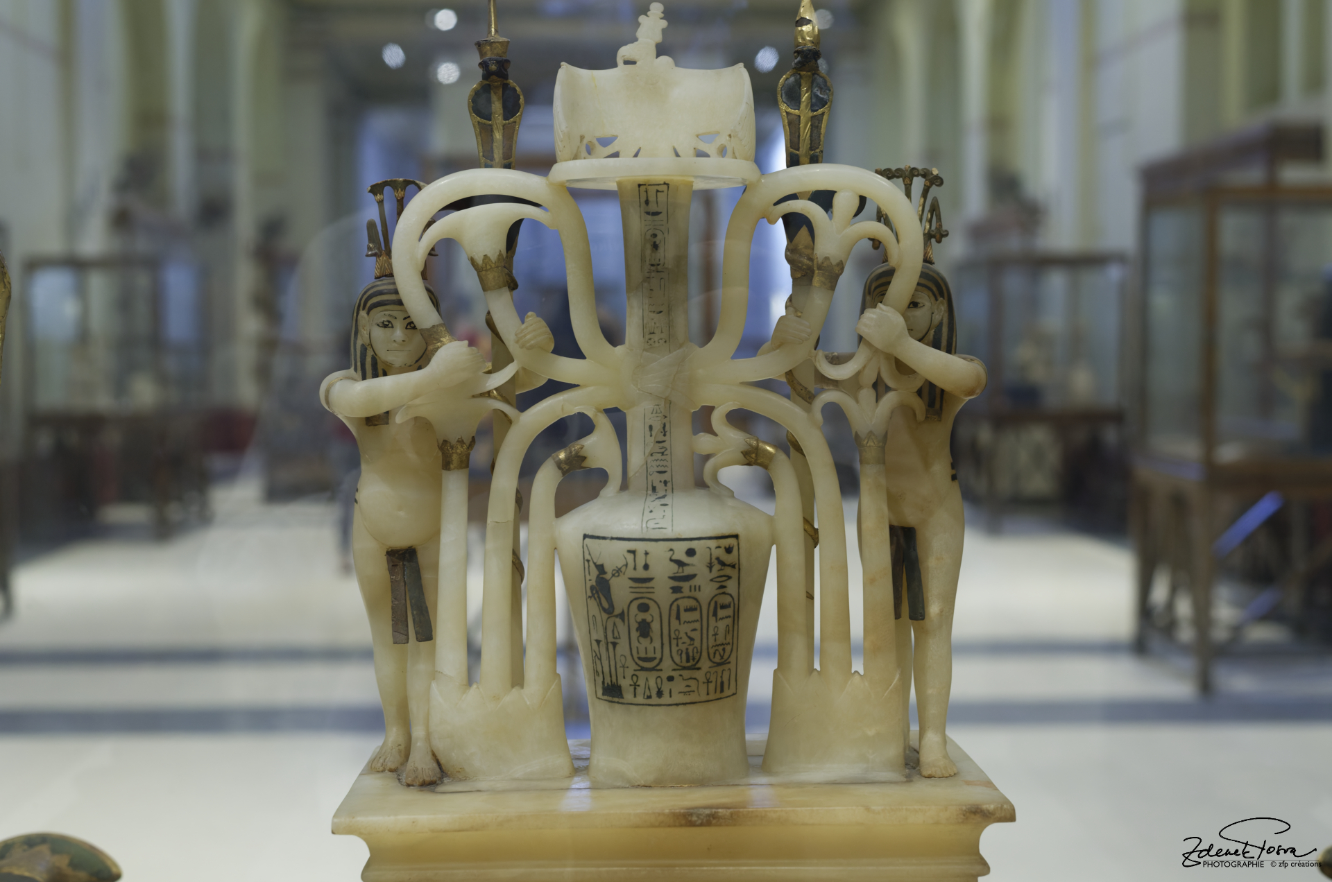 Un vase en albâtre des Dieux du Nil  symbolisant l'unification de l'Egypte 