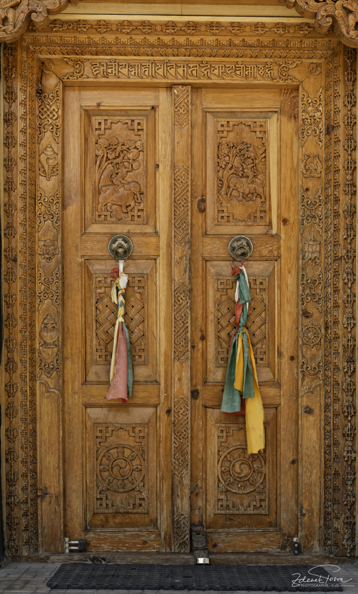 Une porte au monastère d'Alchi