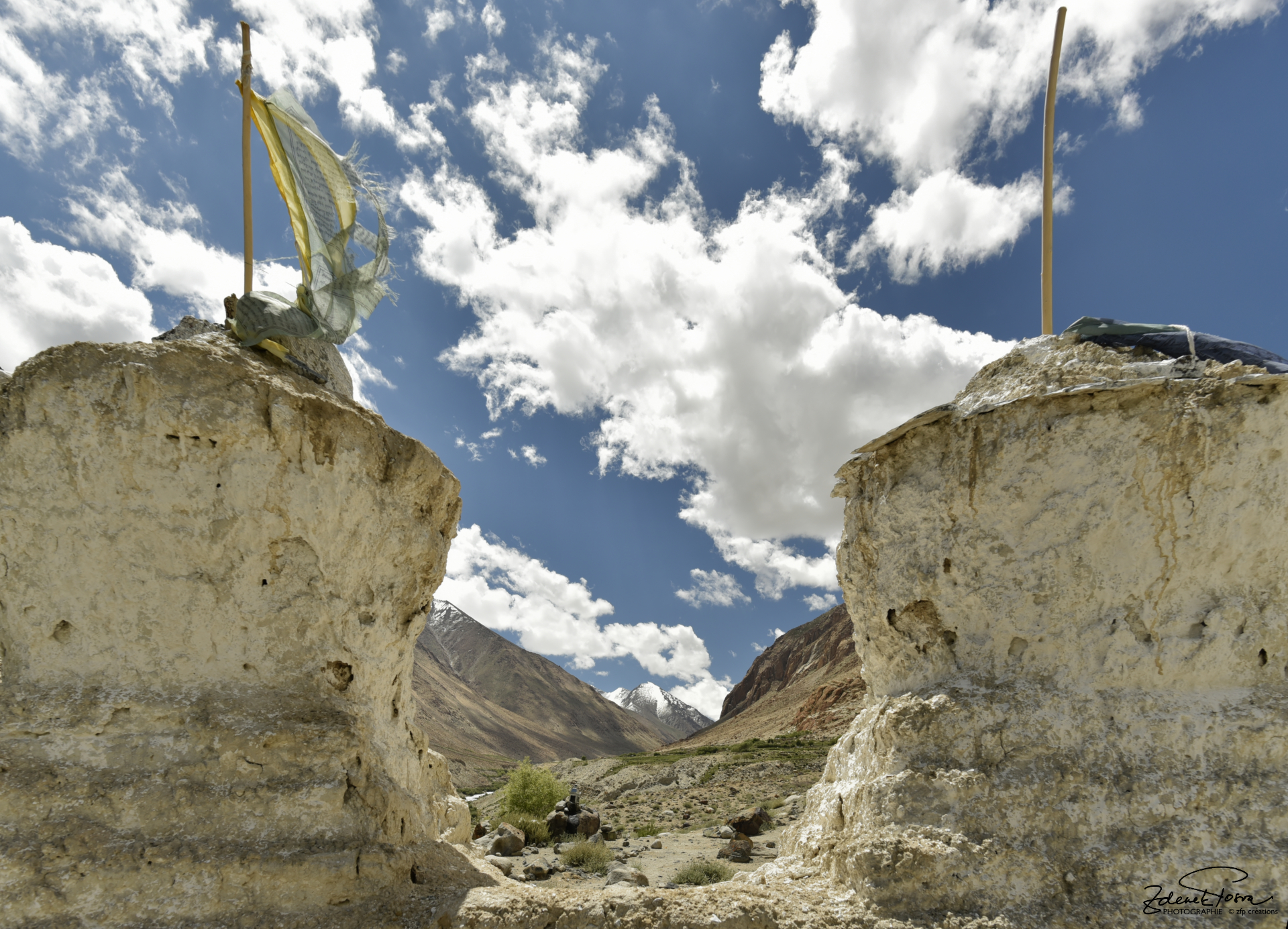 Les stupa au village Hundar Dog