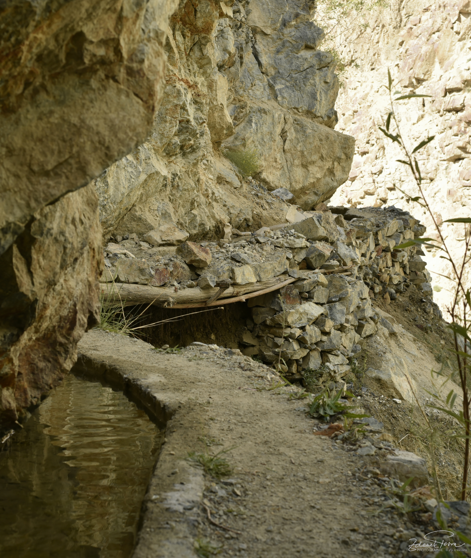 Le bisse allimentant en eau le village de Turtuk
