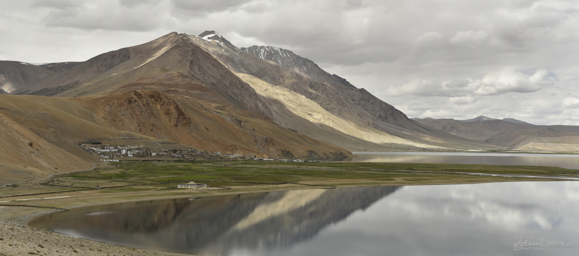 Le village de Korzok au bord du lac Tso-Moriri