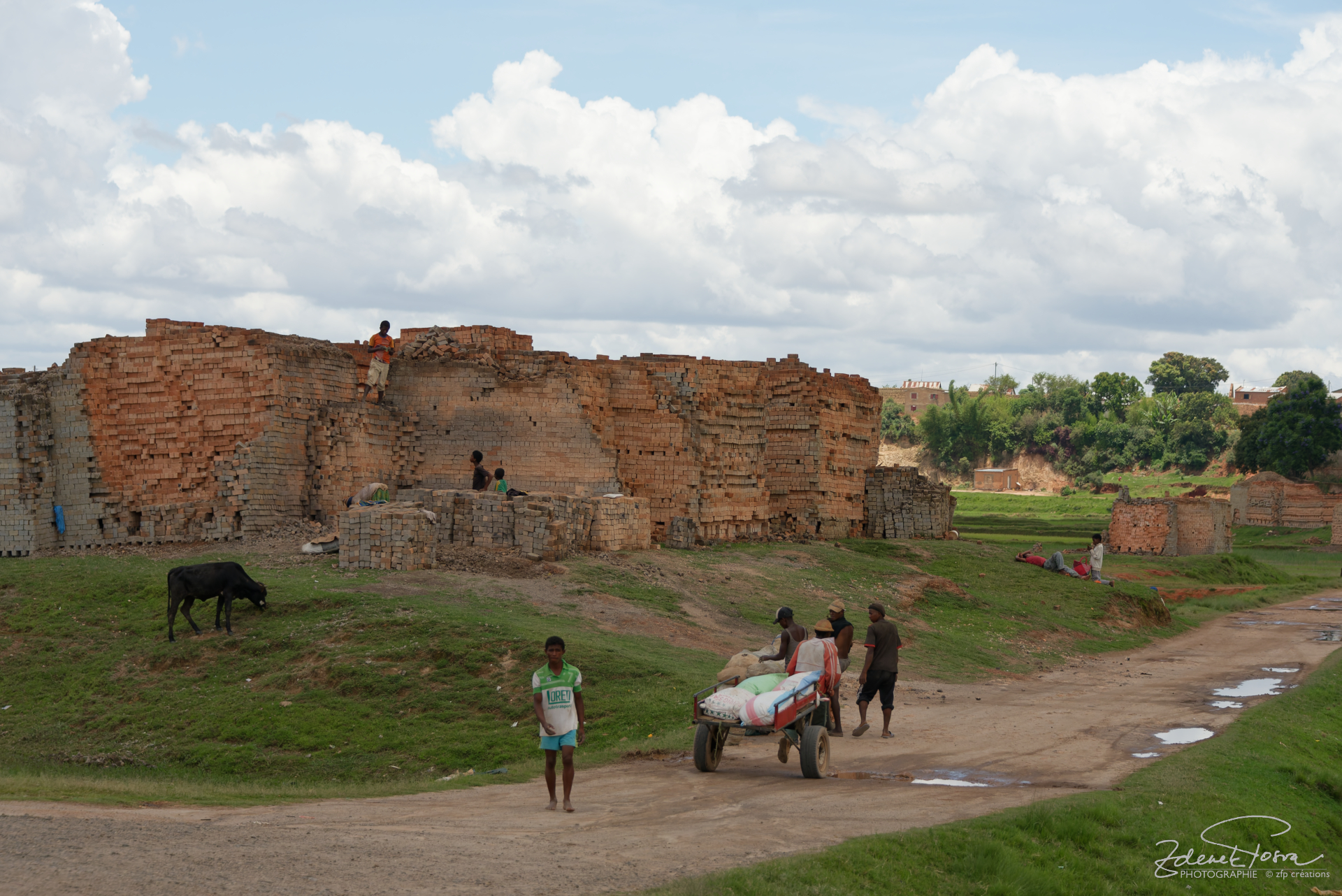 La fabrication des briques, séchées au soleil
