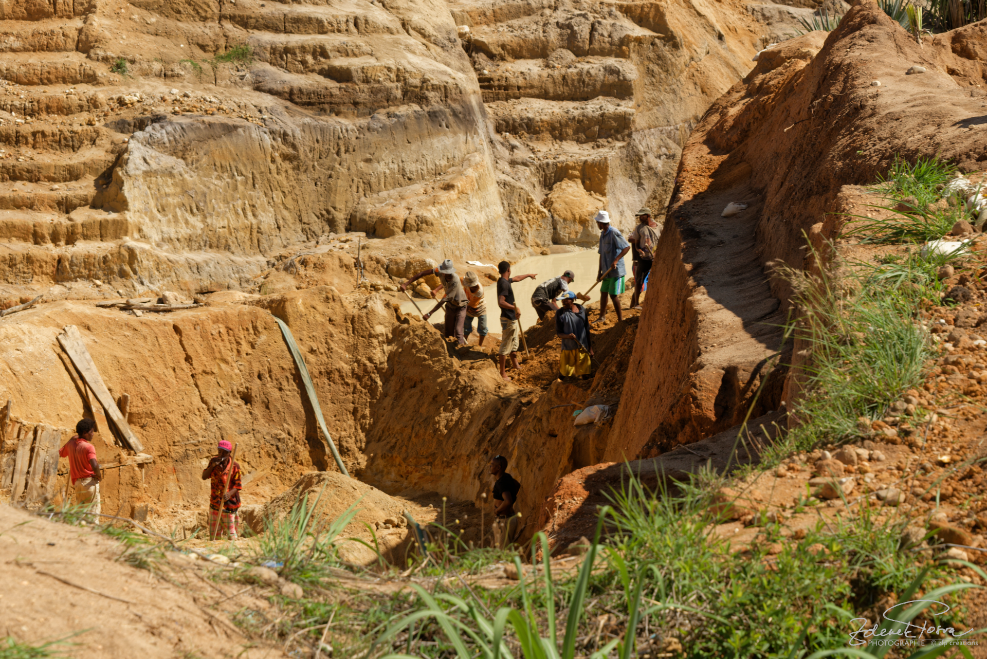 Les chercheurs des pierres précieuses