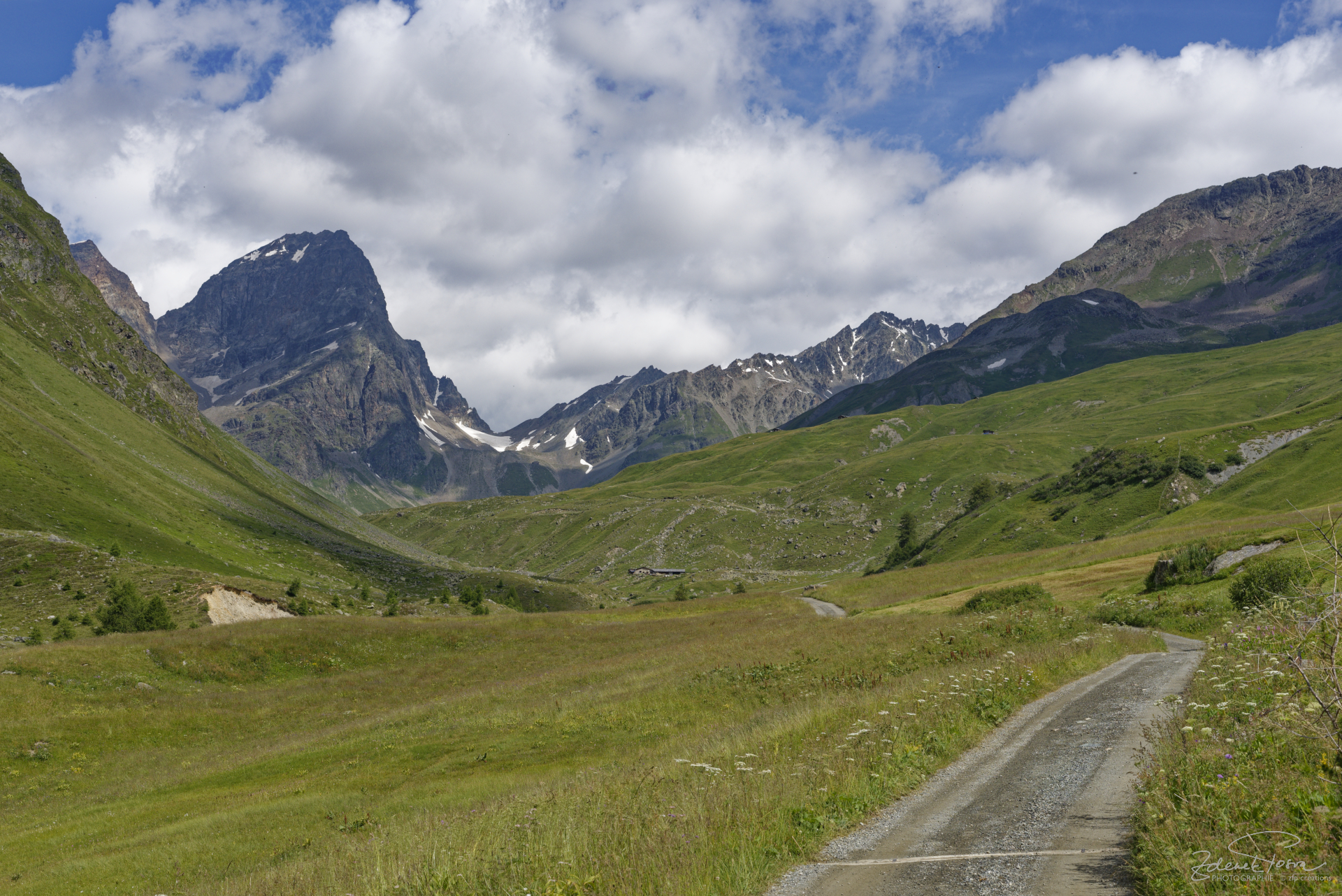 La montée le long du ruisseau La Clozza