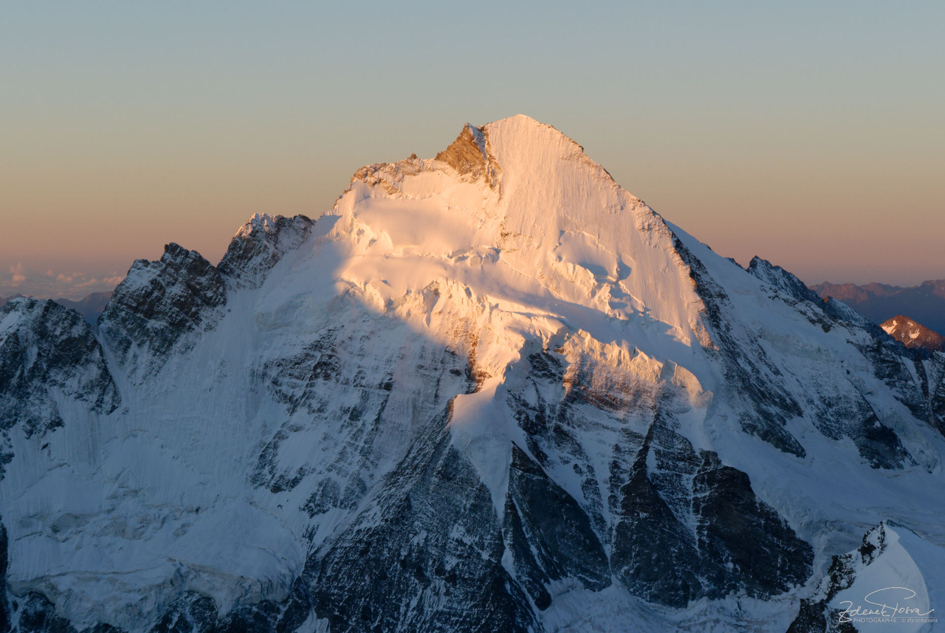 La Dent d'Hérens au matin