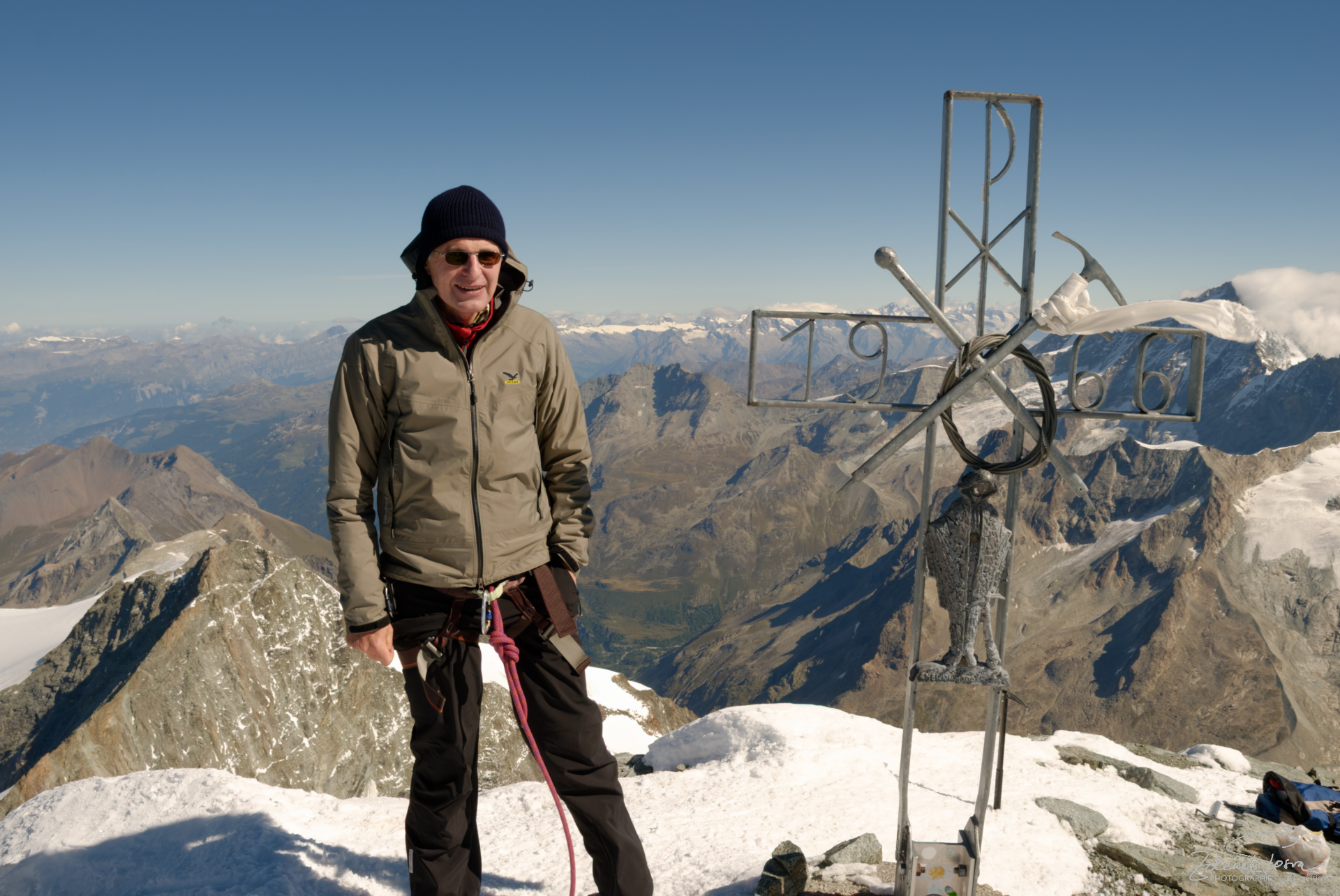 Au sommet de la Dent Blanche