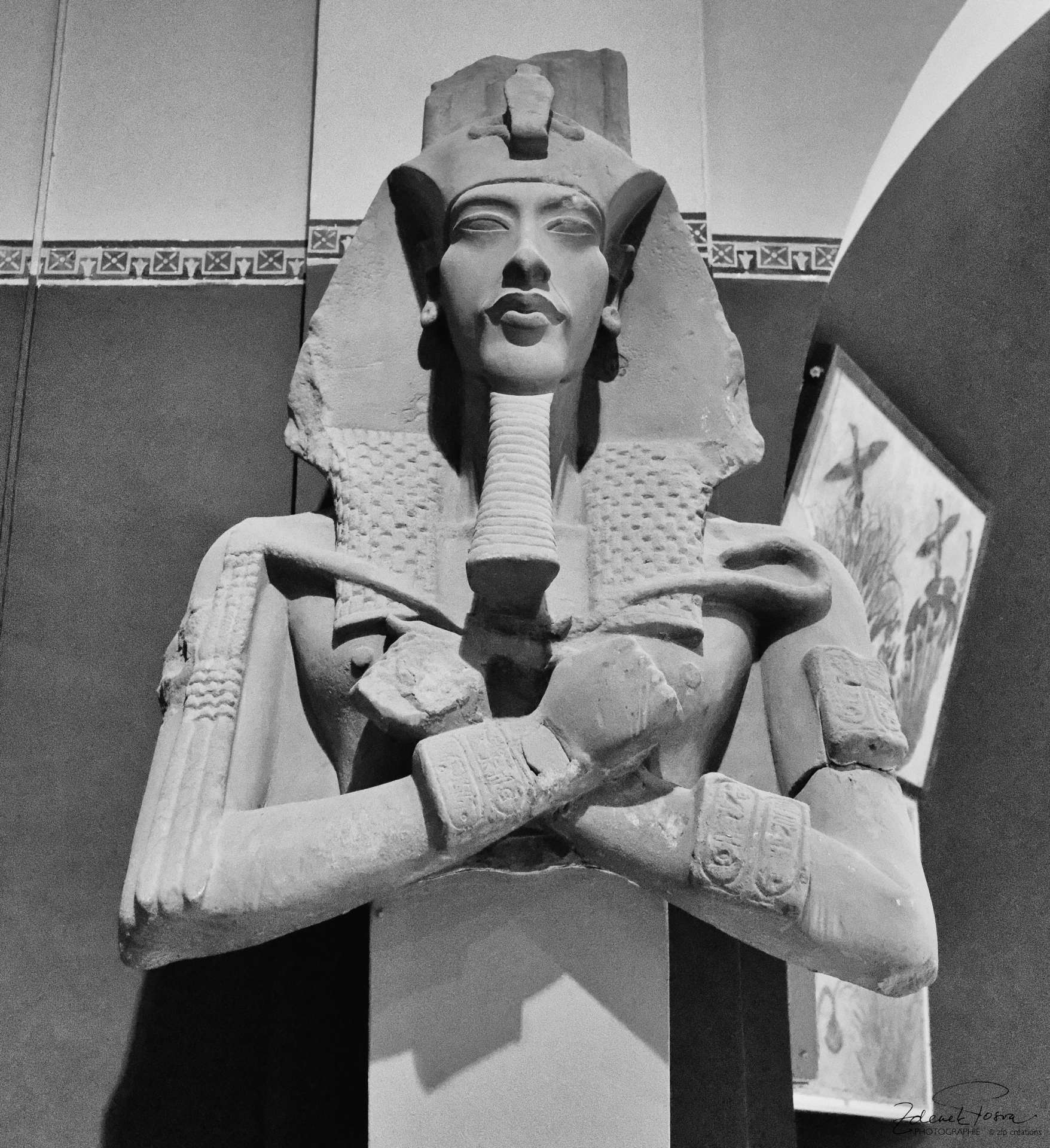 La statute du pharaon Akhenathon 