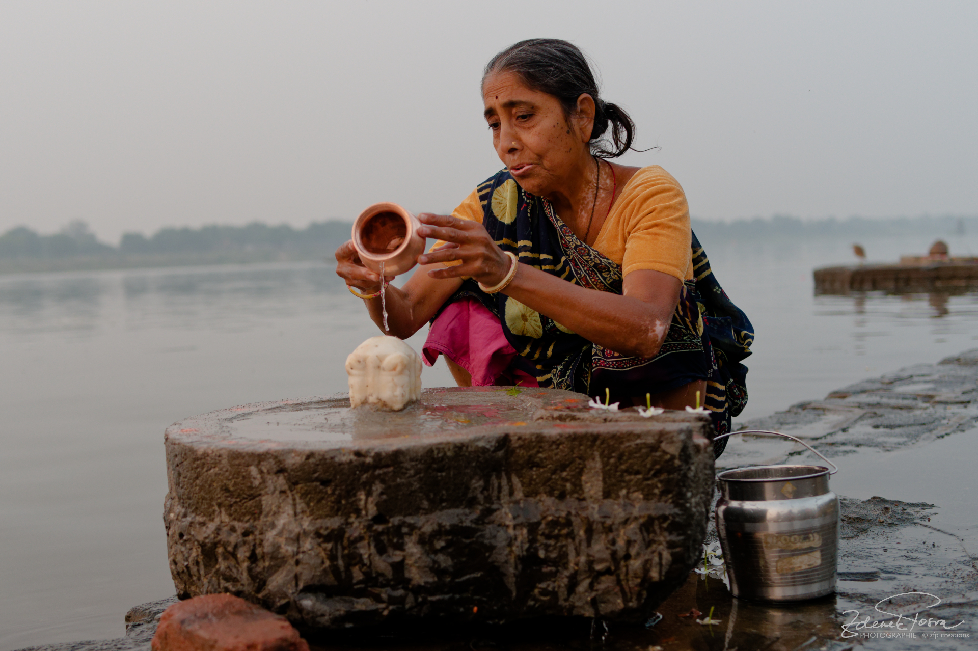 Les rituels au bord de la rivière Narmada