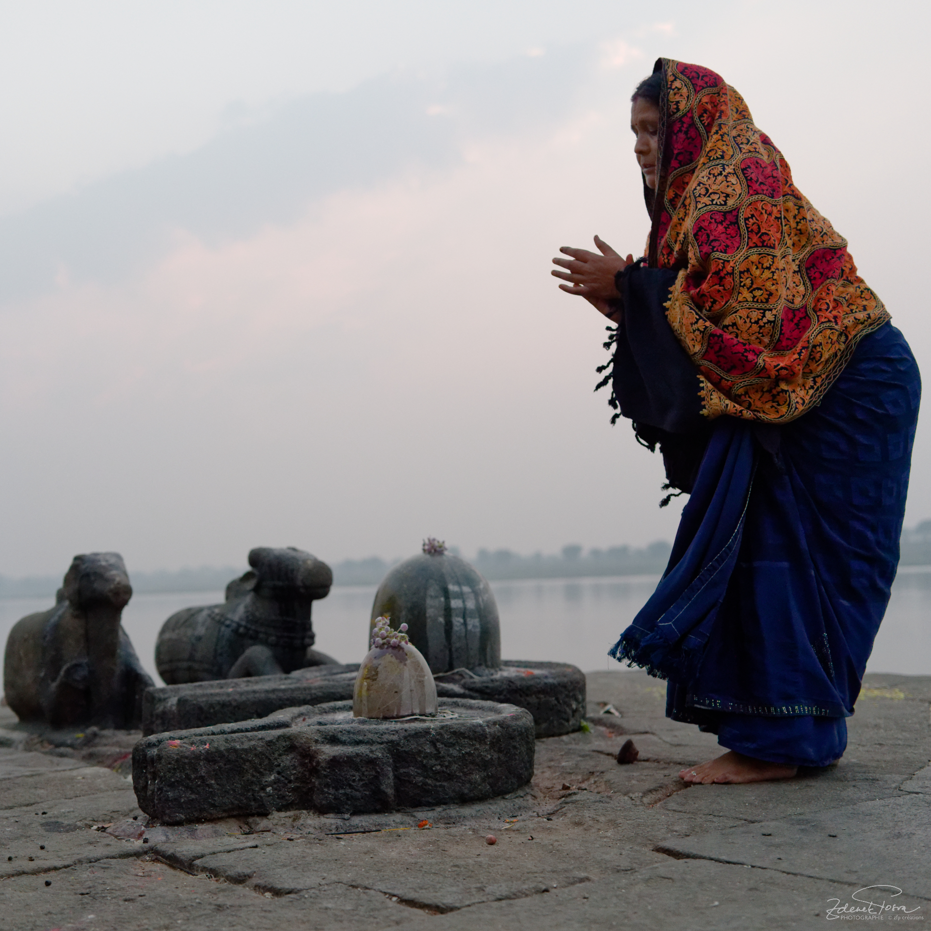 Des rituels au bord de la rivière Narmada