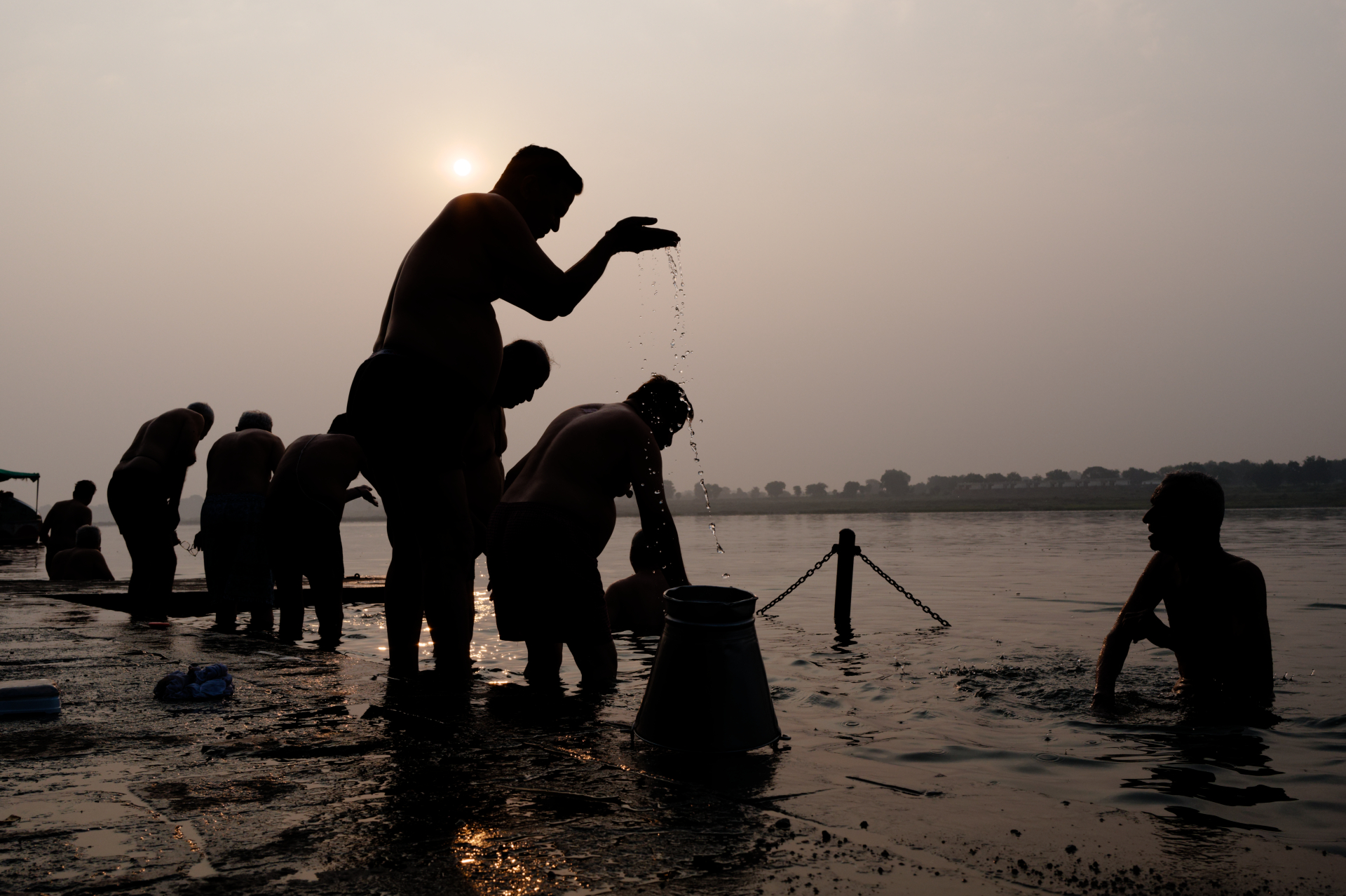 Des rituels au bord de la rivière Narmada