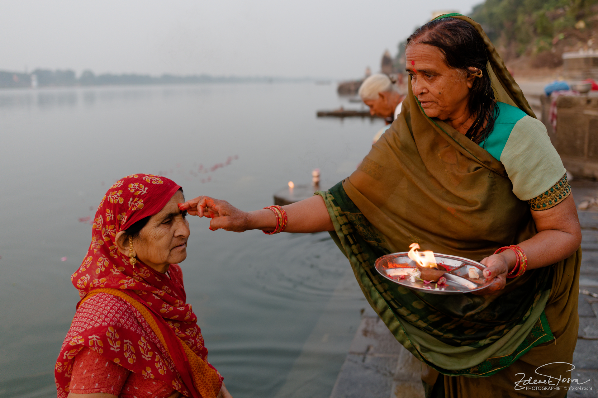 Les rituels au bord de la rivière Narmada