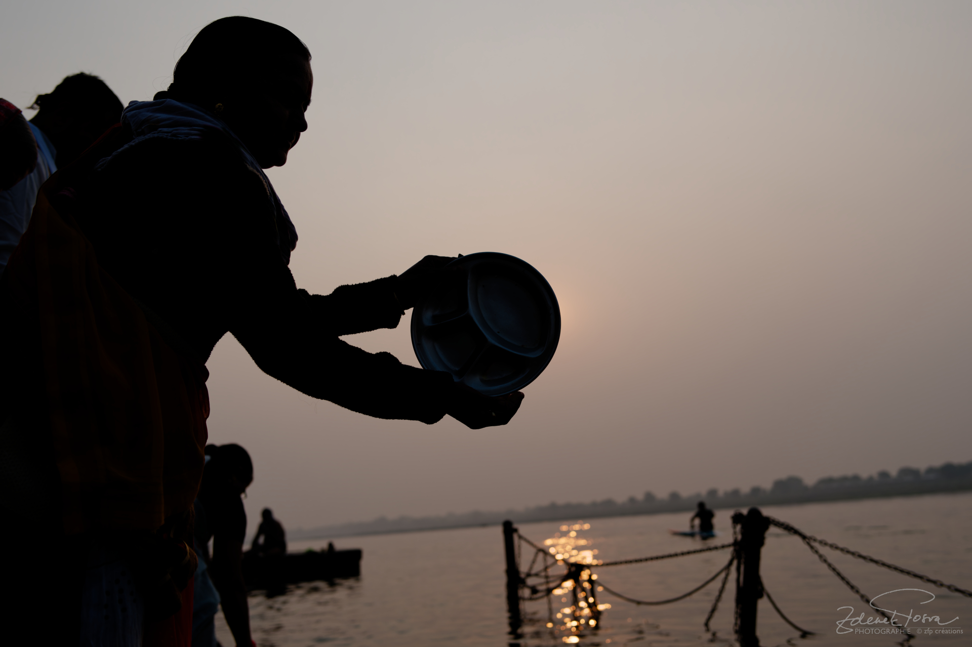 Les rituels au bord de la rivière Narmada