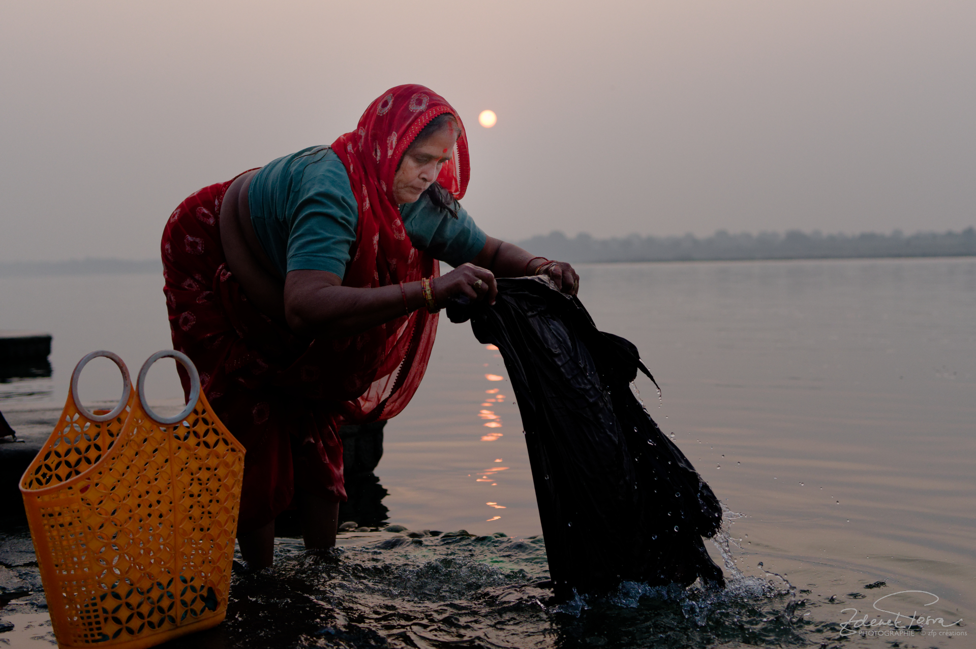 Les rituels au bord de la rivière Narmada