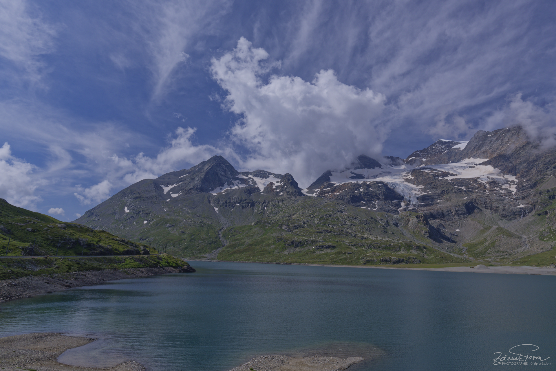 Le Lago Bianco sur le chemin de Bernina