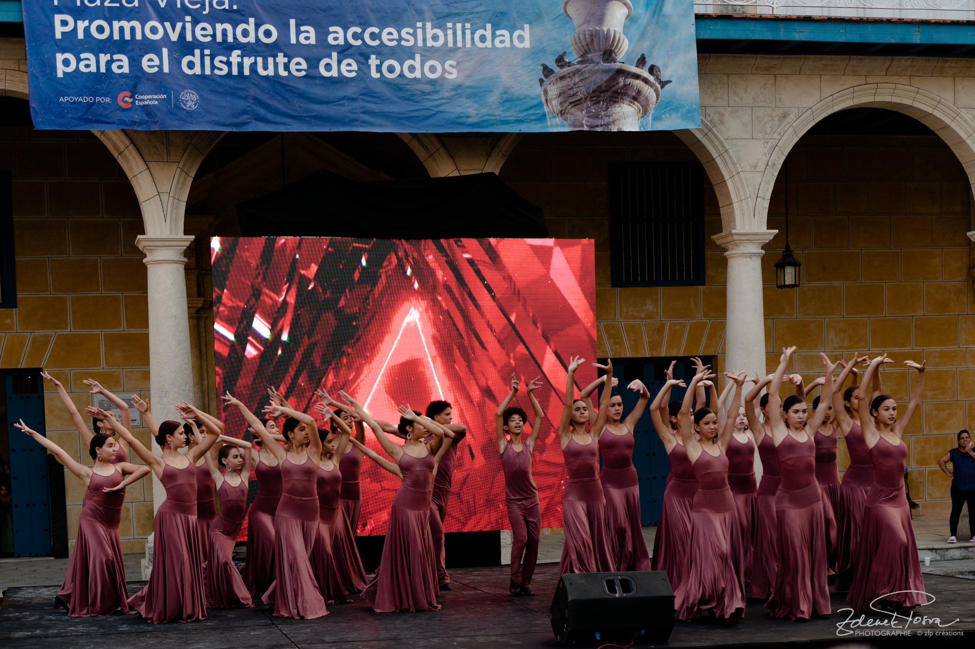 Spectacle de l'école de danse, Plaza Vieja, La Habana