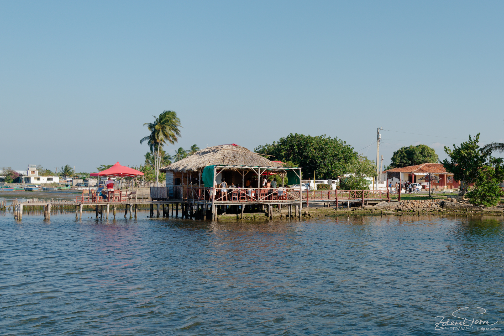 Le ponton avec son bar, Puerto Esperanza