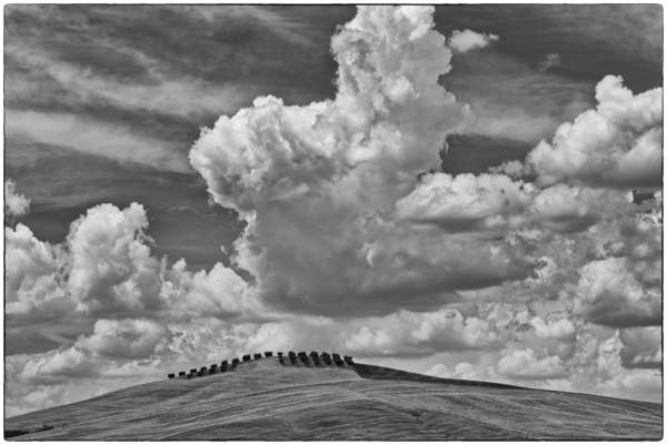 Les nuages recouvrent la terre