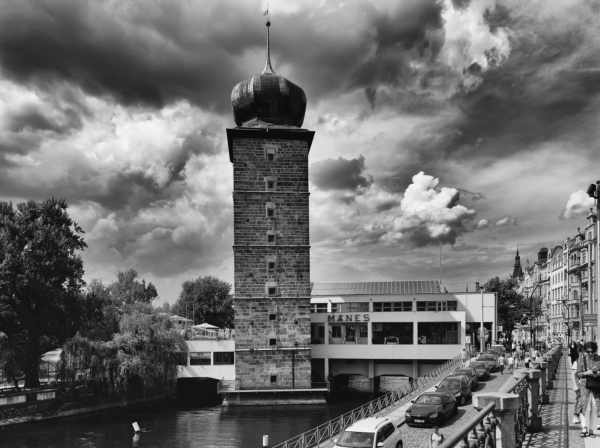 La toure déchirant le ciel, Prague