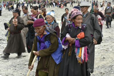 030 Dalai_Lama_Teaching_Disket_Monastery_Nubra